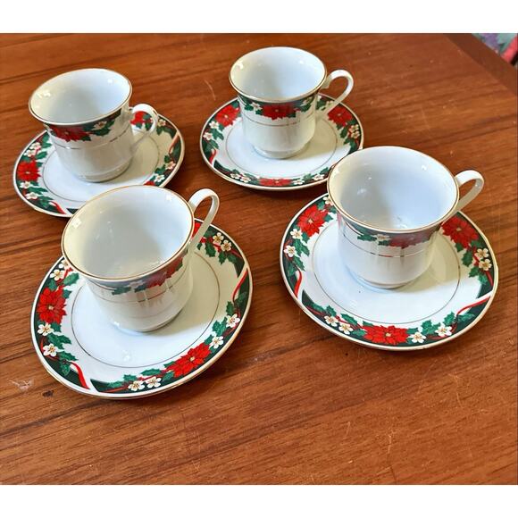 4 Tienshan Deck the Halls Cups & Saucers Christmas Holly Poinsettia - Picture 1 of 3
